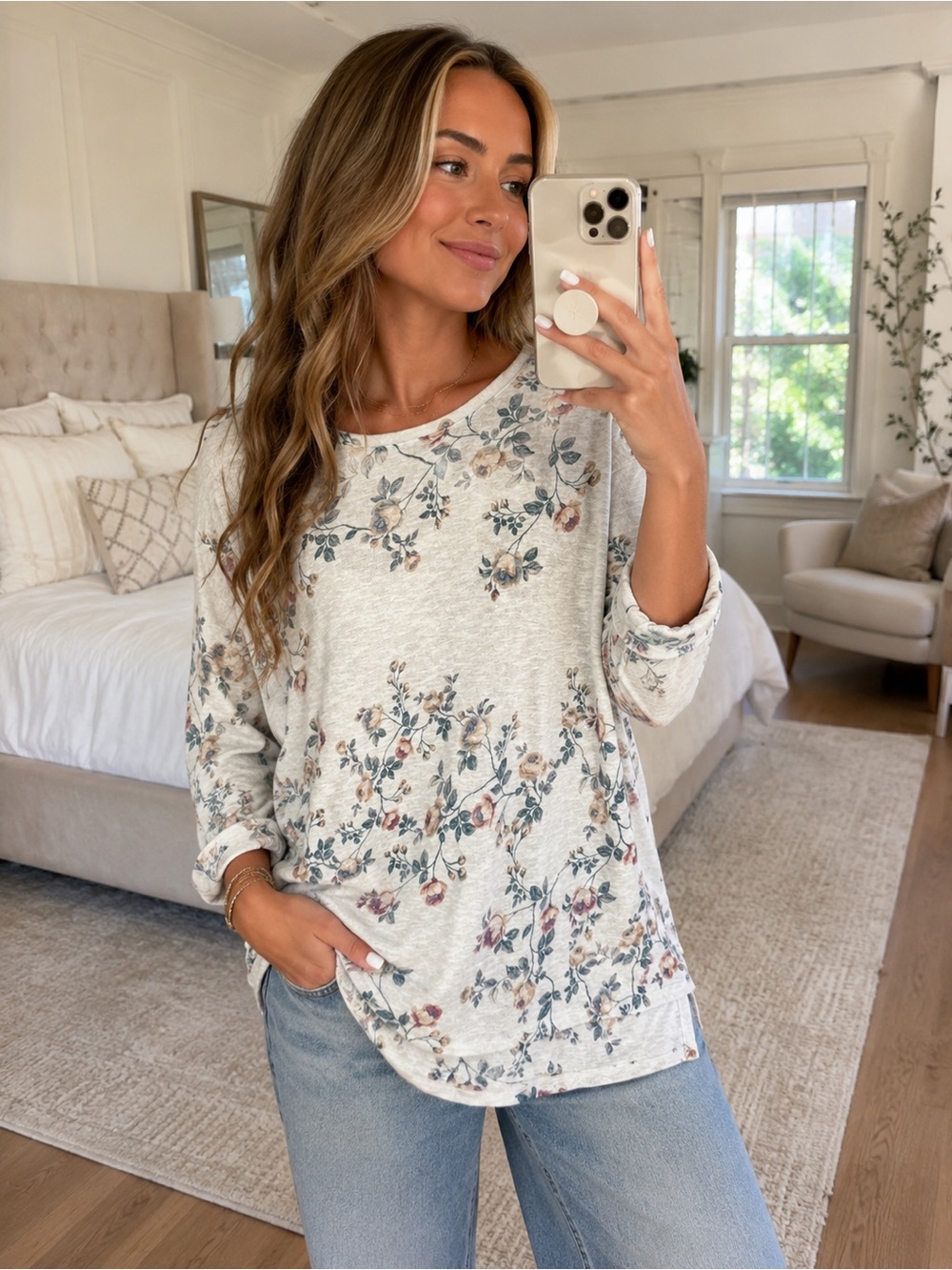LC Lauren Conrad Light Cream Floral Long-Sleeve Scoop Neck Tee